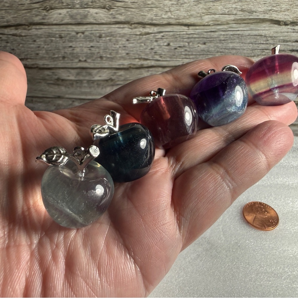 Set of 5 pcs Rainbow Fluorite Crystal Mini Apple Carvings "Genius Stone" - Picture 4 of 10